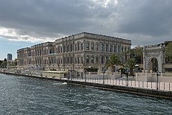 Palais Ciragan 2014.JPG