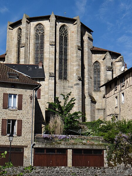 File:Collégiale Saint-Étienne d'Eymoutiers - Chevet -1.JPG