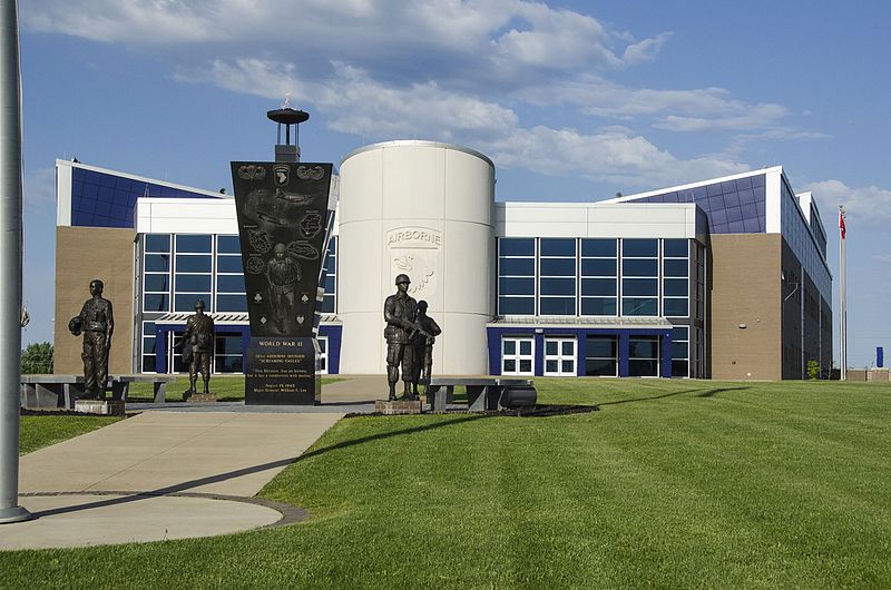 File:Command and control facility of 101st Airborne Division, Fort Campbell, Kentucky.jpg