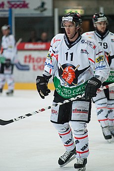 Cory Pecker - Lausanne Hockey Club vs. HC Viege, 01.04.2010.jpg