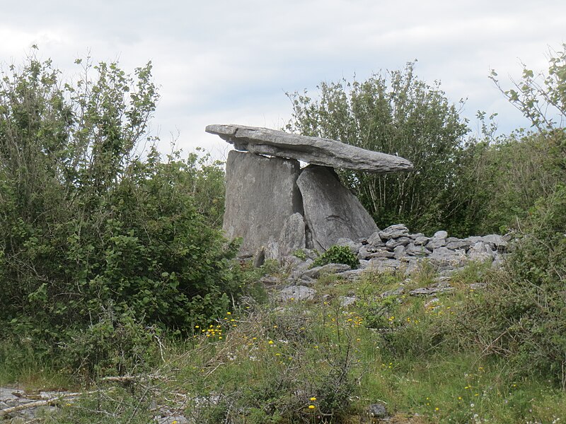 File:Crannagh Dolmen.jpg