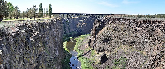 Crooked River Canyon (Oregon) pano.jpg