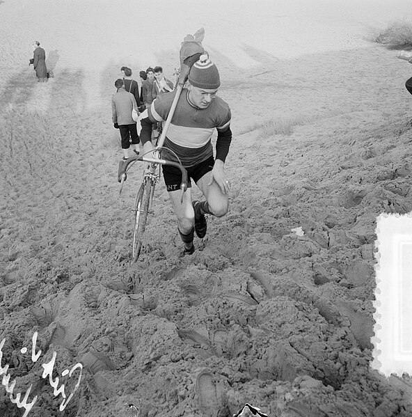 File:Cycle Cross Kraantje Lek (Braakmanprijs) Piet van Heusden, Bestanddeelnr 906-2492.jpg