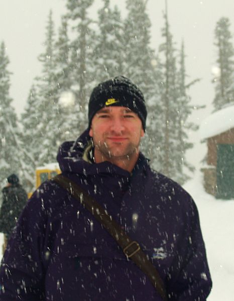 File:David Shankbone at the summit of Keystone Mountain (3227073411).jpg