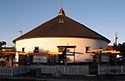 De Turk Round Barn, ул. Donahue 819, Санта Роса, Калифорния 6-12-2010 8-05-53 PM.JPG