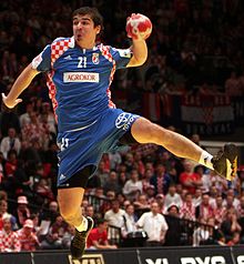 Denis Buntić war 2010 und 2011 einer der treffsichersten Rückraumspieler der kroatischen Nationalmannschaft und hat bei Izviđač Ljubuški das Handballspielen erlernt