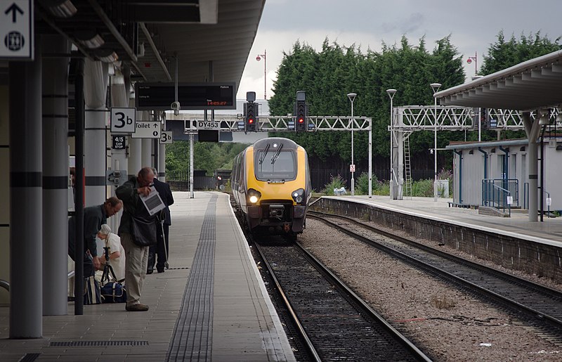 File:Derby railway station MMB 25 220022.jpg