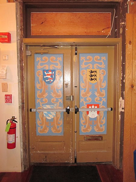 File:Deutsches Haus NOLA interior front doors.JPG