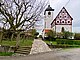 Dorflinde und Kirche in Hollenbach (2019)