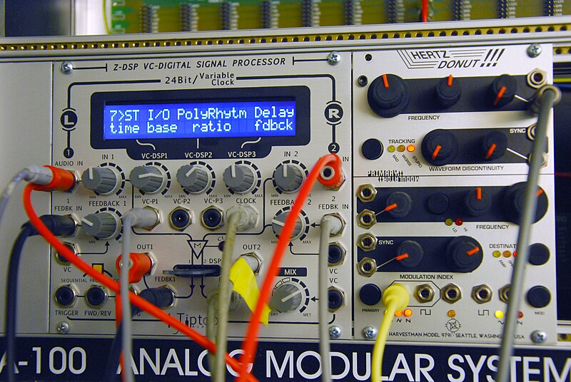 File:Digital modullar - Tiptop Z-DSP VC-DSP & Hervestman 9791 Hertz Donut DCO.jpg