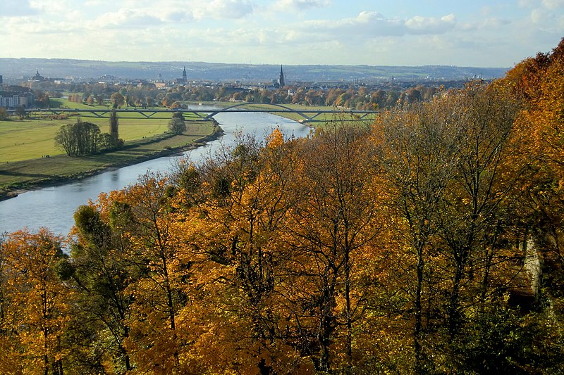 File:Dresden 2014, Lingnerschloss Stadtblick 02.JPG