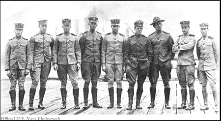 Early aviators at Pensacola, Florida, 1914.jpg