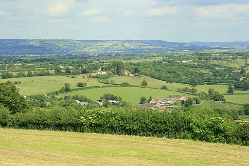 East from Maes Knoll - geograph.org.uk - 1384409