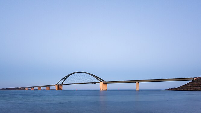 46. Platz: Fehmarnsundbrücke zwischen Fehmarn und Großenbrode im Kreis Ostholstein