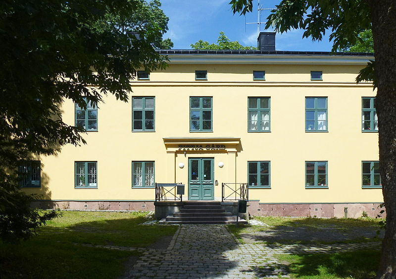 File:Fittja gård huvudbyggnad, 2014.jpg