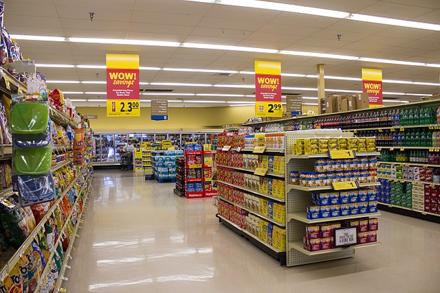 Interior of a store in Southern Shores, North Carolina. The interior has since been updated to the Ahold Delhaize look in mid-2018.