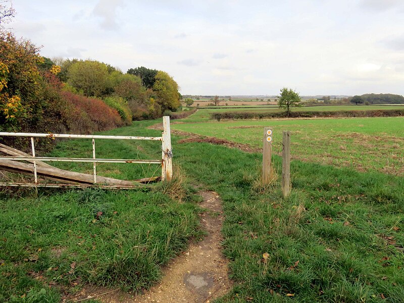 File:Footpaths to Campsfield and Begbroke - geograph.org.uk - 5944177.jpg