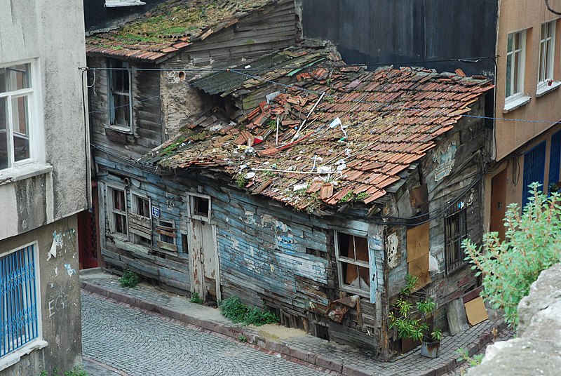 File:For sale^ old house in Sulthanahmet - panoramio.jpg