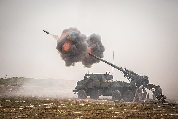 French artillerymen firing into the Middle Euphrates River Valley (Syria) from within Iraq (December 2018)