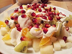 Fruktsallad (Meyve salatası).jpg