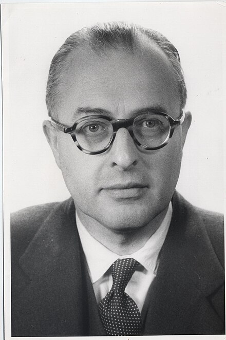 Geoffrey Dummer nos anos 1950.