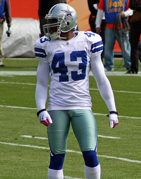 Sensabaugh with the Dallas Cowboys in 2009