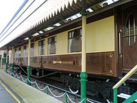 Golden Arrow Pullman car Orion at Pecorama.jpg