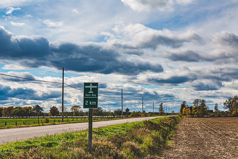 File:Gore Bay Airport, Manitoulin Island - Canadian Autumn Road Trip (30211108665).jpg