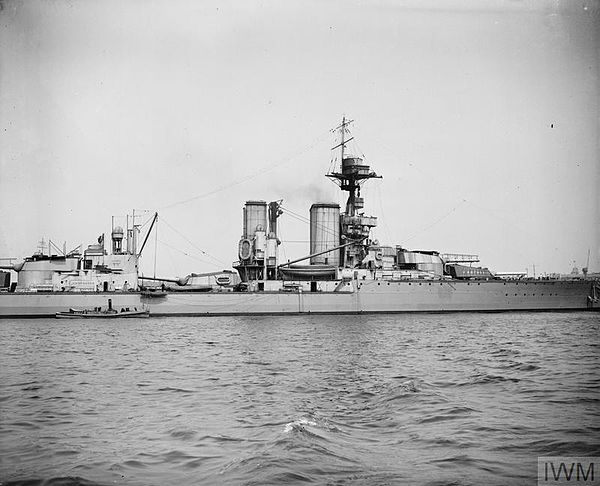 Centurion at anchor, June 1919. The director is visible on the roof of the spotting top as are the flying-off platforms on 'B' and 'X' turrets.