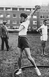 Diskuswurfsiegerin Halina Konopacka war die erste Frau, die Olympiagold in der Leichtathletik; gewann