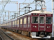 7300系による梅田（現・大阪梅田）行き通勤特急（2017年7月31日）