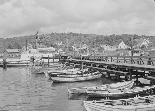 Helgeroa Harbour in 1953.