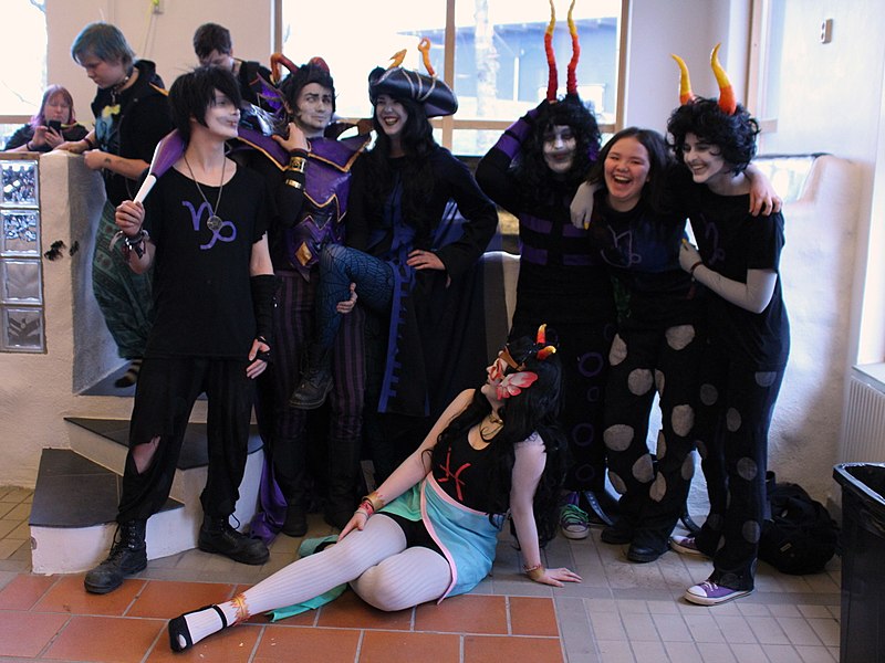 File:Homestuck cosplayers Närcon Vinter 2017.jpg