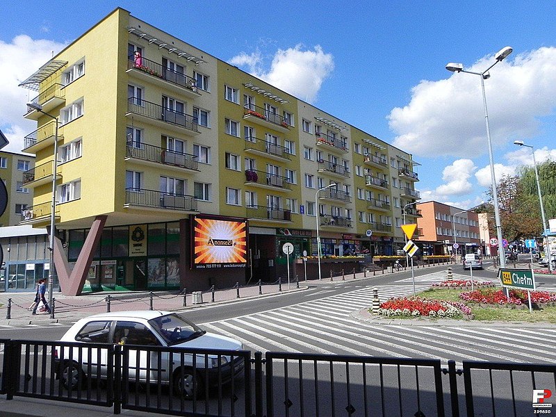 File:Hrubieszów, Plac Wolności 2 - fotopolska.eu (239850).jpg