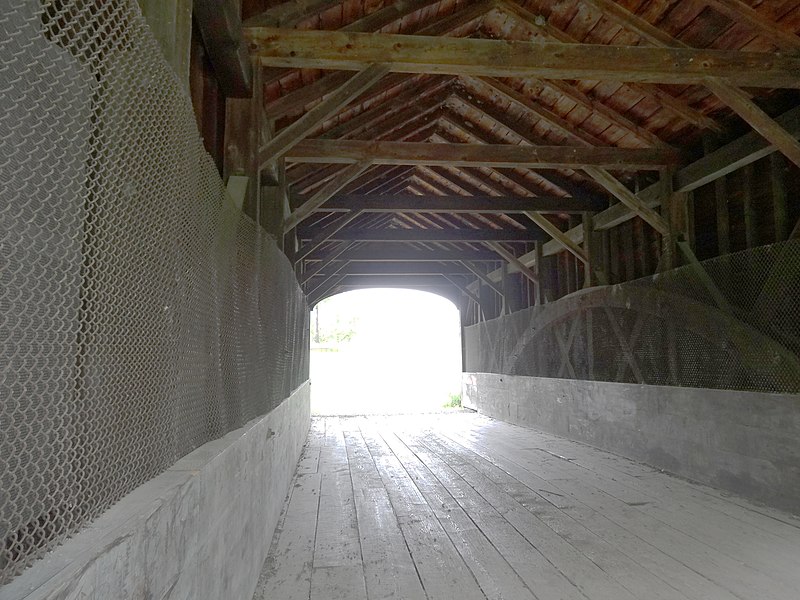 File:Hyde Park Covered Bridge 02.JPG