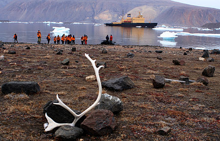 Tập_tin:Icebreaker_in_greenland_2.JPG