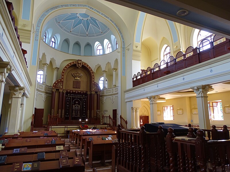 File:Interior of Choral Synagogue - Kharkiv (Kharkov) - Ukraine - 05 (44013387341).jpg