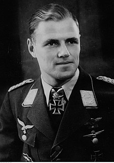 Joachim Müncheberg German fighter ace and Knights Cross recipient