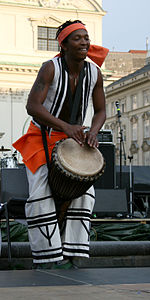 A musician from South Africa Ke-Nako Music-Performance Vienna2008c.jpg