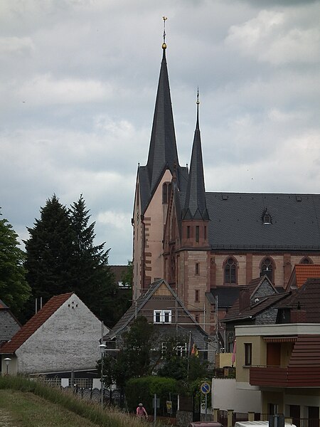 File:Kirche St Pankratius Bürgel.JPG