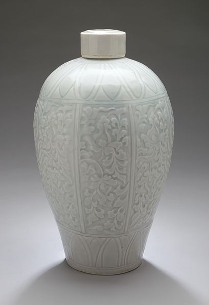 File:Lidded Prunus Vase (Meiping) with Lotus Sprays LACMA AC1999.38.6.1-.2.jpg