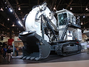 Liehbherr hydraulic shovel.JPG