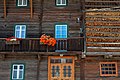 English: Main square: Framehouse Deutsch: Hauptplatz: Holzhaus