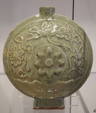 <span class="mw-page-title-main">Longquan celadon</span> Type of green-glazed Chinese ceramic