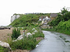 Patrząc na S wzdłuż Undercliffe Road, Kingsdown - geograph.org.uk - 485185.jpg