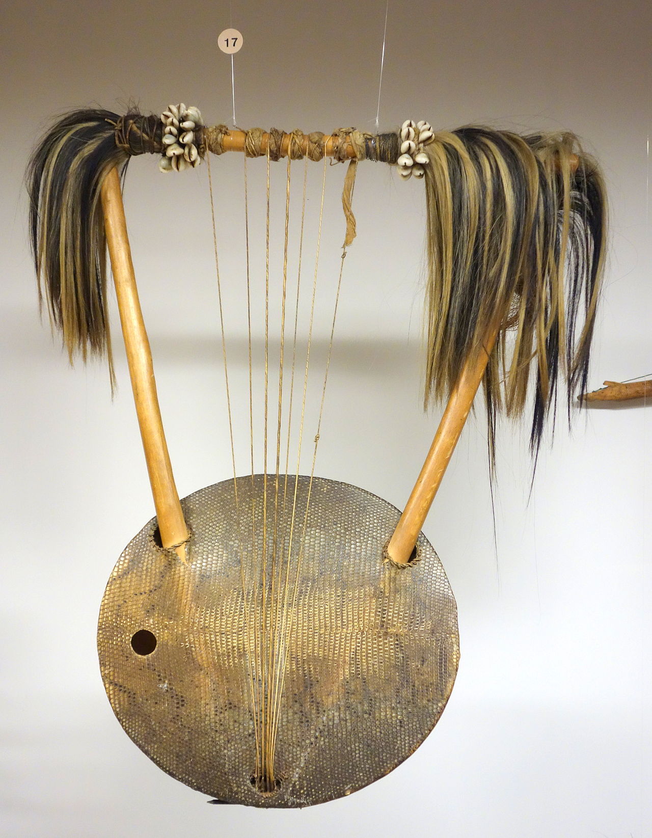 Creative Commons image from https://en.wikipedia.org/wiki/Alur_people#/media/File:Lyre_-_Alur,_Zaire_-_Royal_Museum_for_Central_Africa_-_DSC06996.JPG