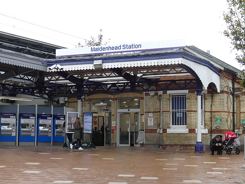 File:Maidenhead station 6th Nov 2022 09.jpg