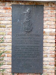 Grabgedenkplatte anstelle der im Zweiten Weltkrieg zerstörten Grabstätte des Johann Christian von Mannlich auf dem Alten Südlichen Friedhof (Quelle: Wikimedia)