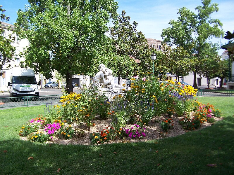 File:Marmande Le Printemps de la vie.jpg