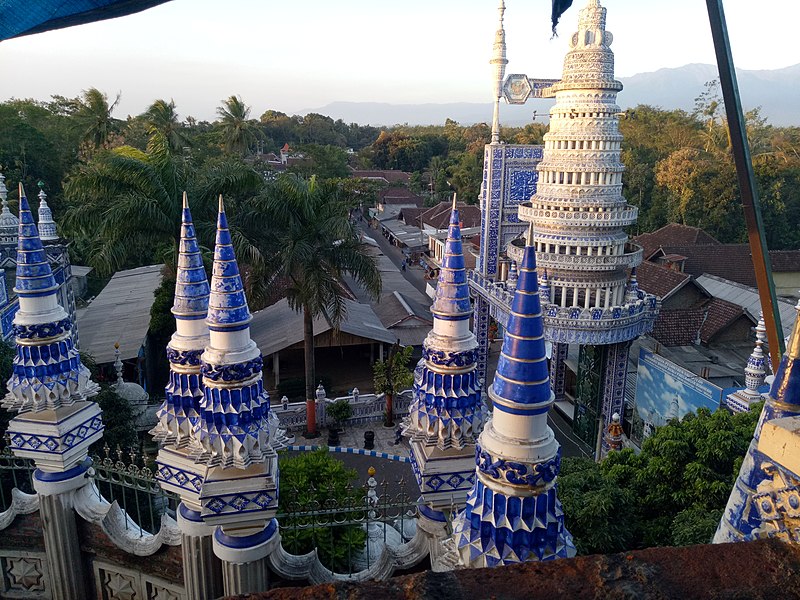 File:Masjid turen.jpg